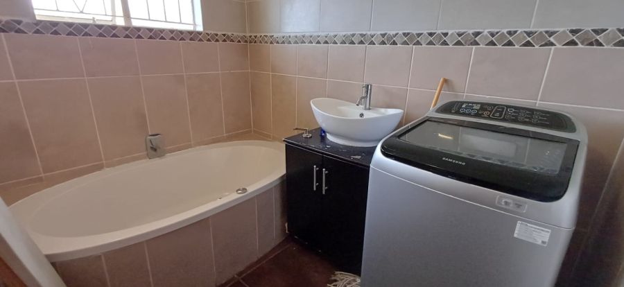 To Let 4 Bedroom Property for Rent in Morelig Free State